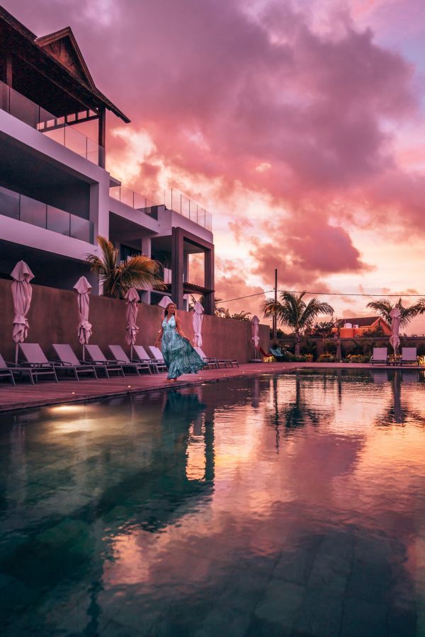 Mythic Suites & Villas - Pool