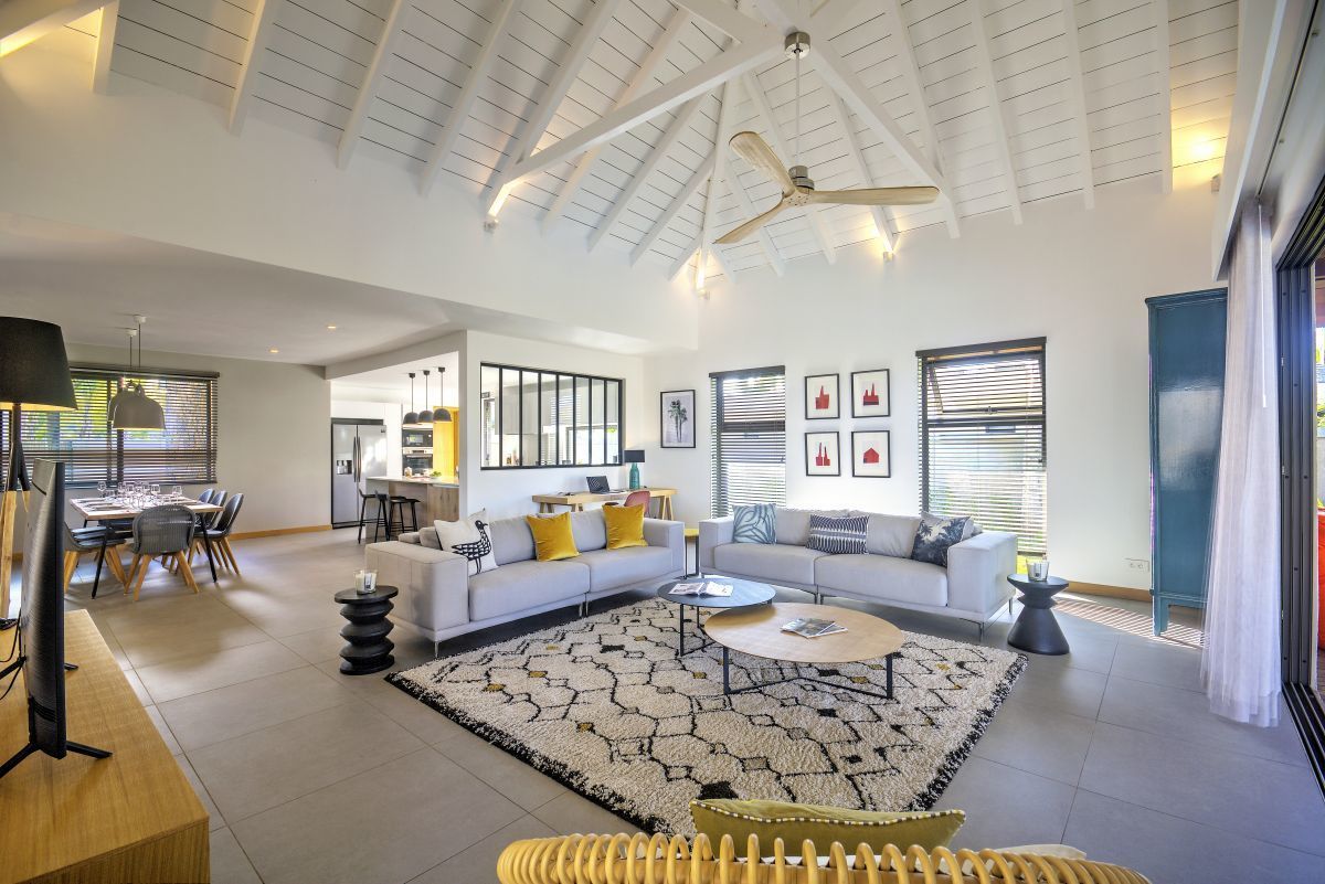 Mythic Suites & Villas - Interior