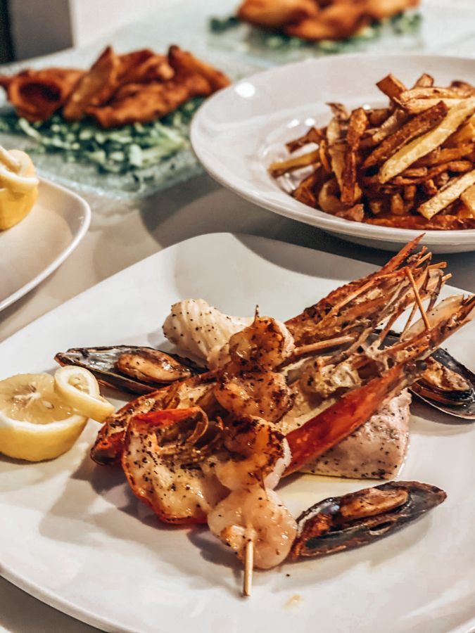 Mythic Suites & Villas - Cuisine