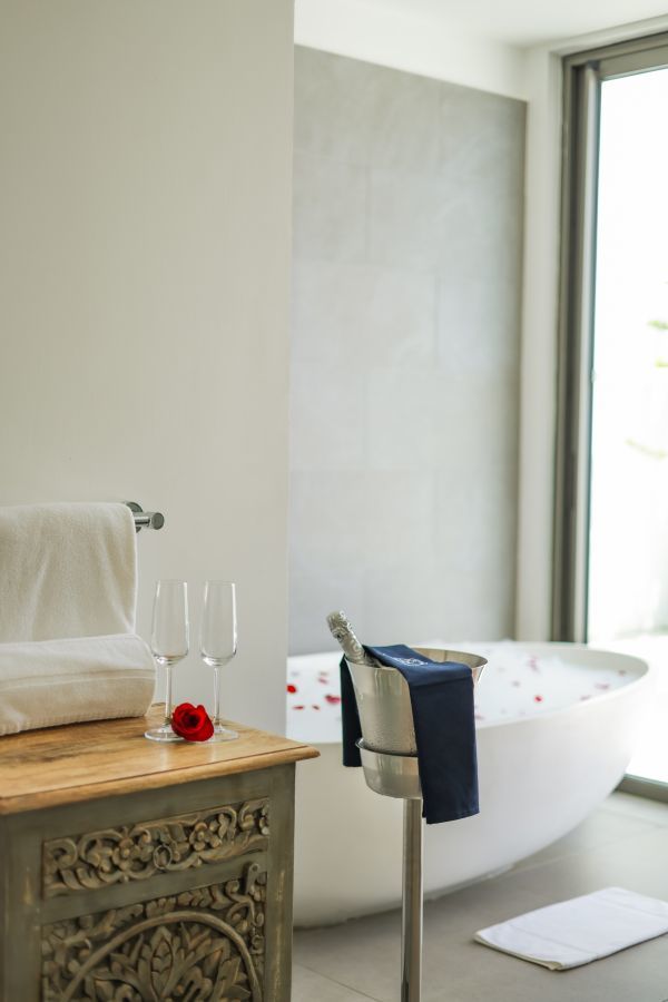 Mythic Suites & Villas | Lovers